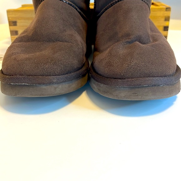 UGG Boots: S-9 - Picture 7 of 12